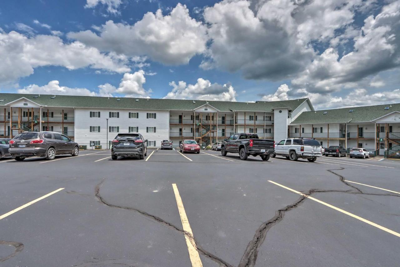 Lakefront Ozark Condo With Balcony And Seasonal Pool! Camdenton Dış mekan fotoğraf